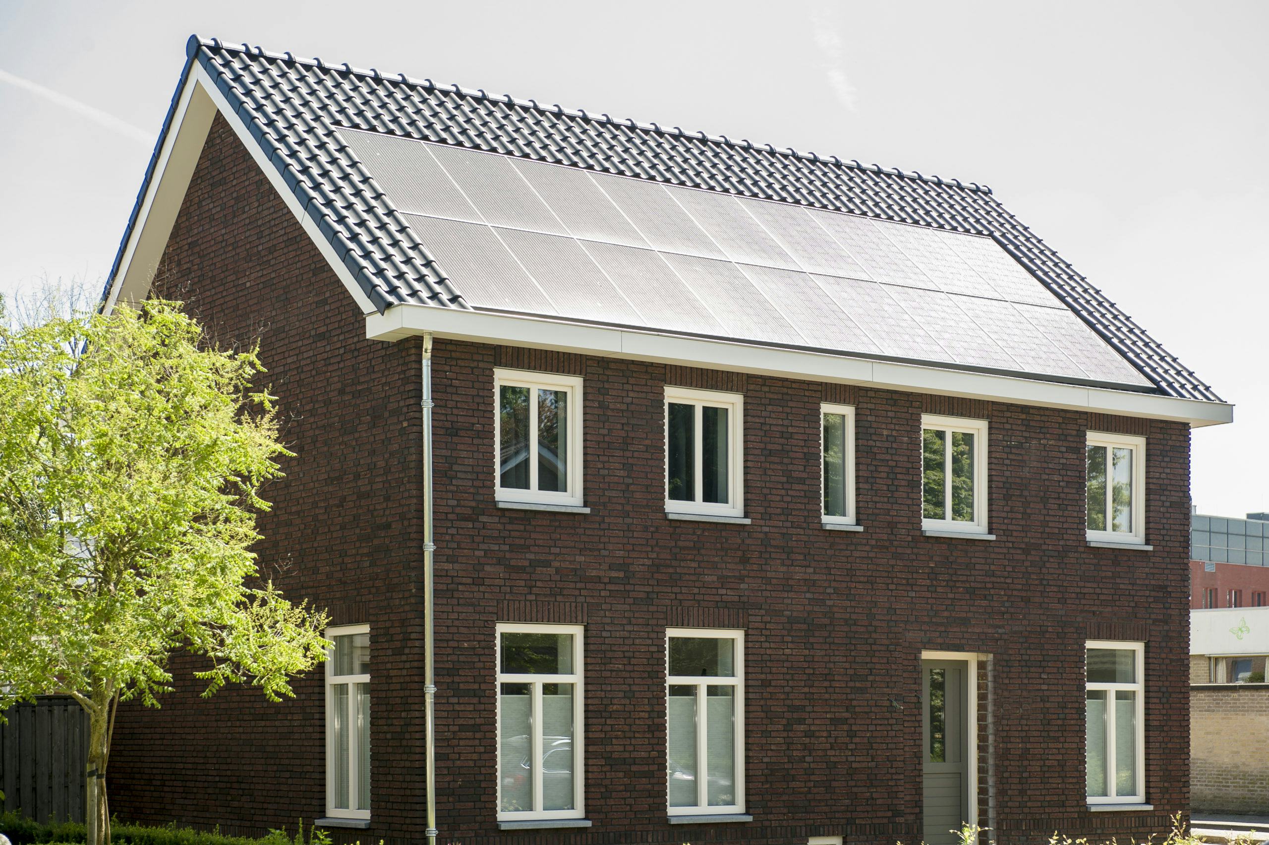 Verduurzaam bestaande woningen met hybride PVT-systeem