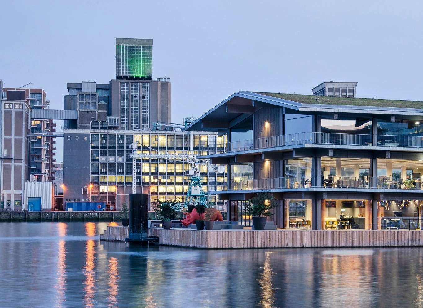 Drijvend kantoor in Rotterdam wint Europese warmtepomp-award