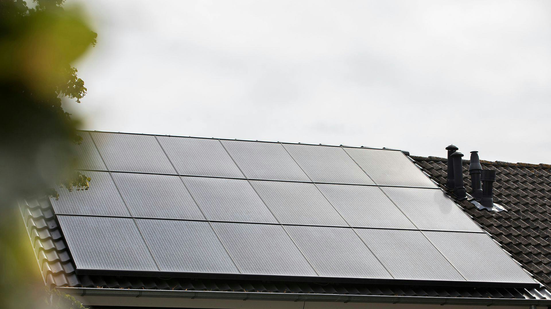 PVT-systemen horen op het dak en niet in de tuin.