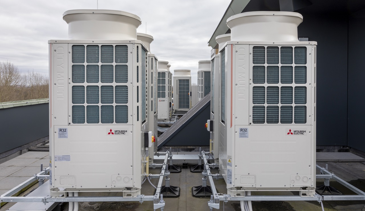 Als er tegelijkertijd een warmte- en koudevraag is, kan de Mitsubishi Electric City Multi volgens Alklima een goede keuze zijn.