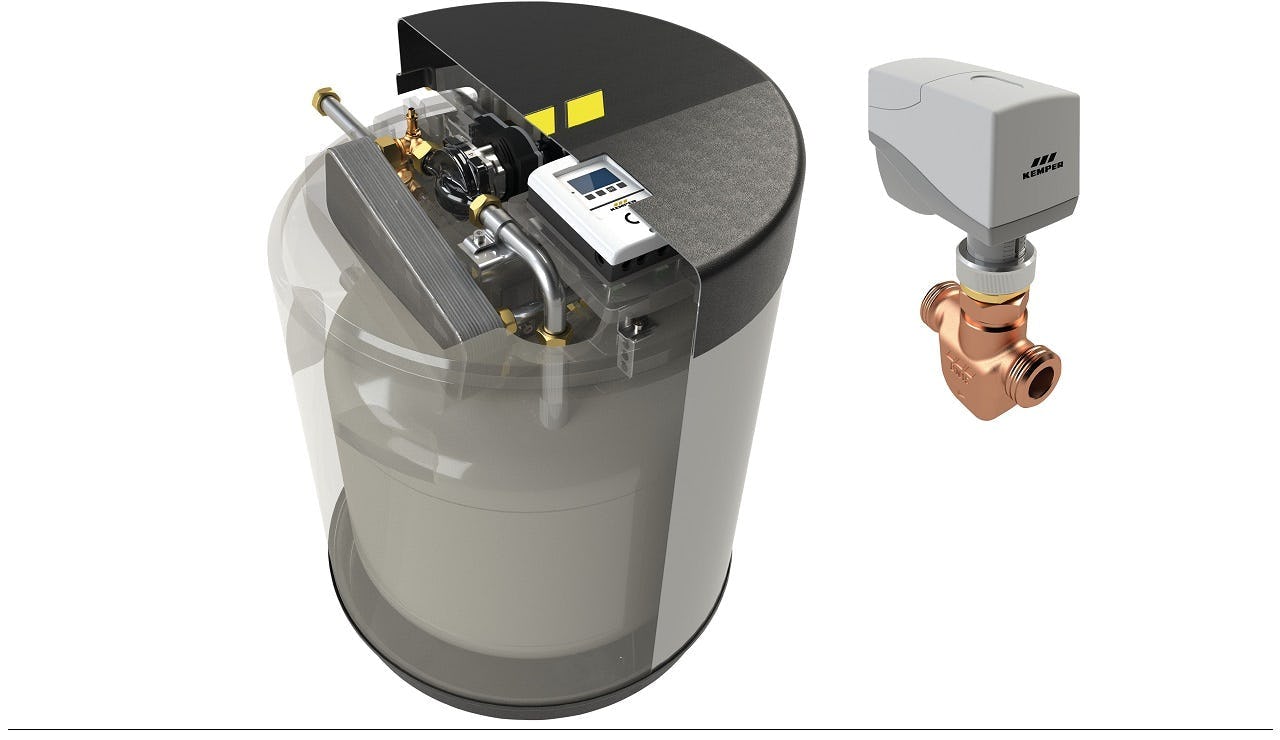 Het binnendeel van de chiller, met het 100 liter grote buffervat en de platenwisselaar (beeld: Kemper).