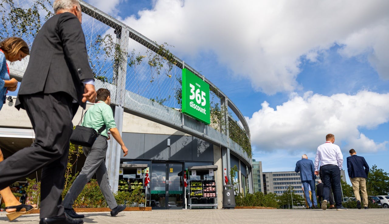 De COOP 365 Smart Store in het Deense Nordborg. Rechts op de achtergrond is het hoofdkantoor van Danfoss zichtbaar.