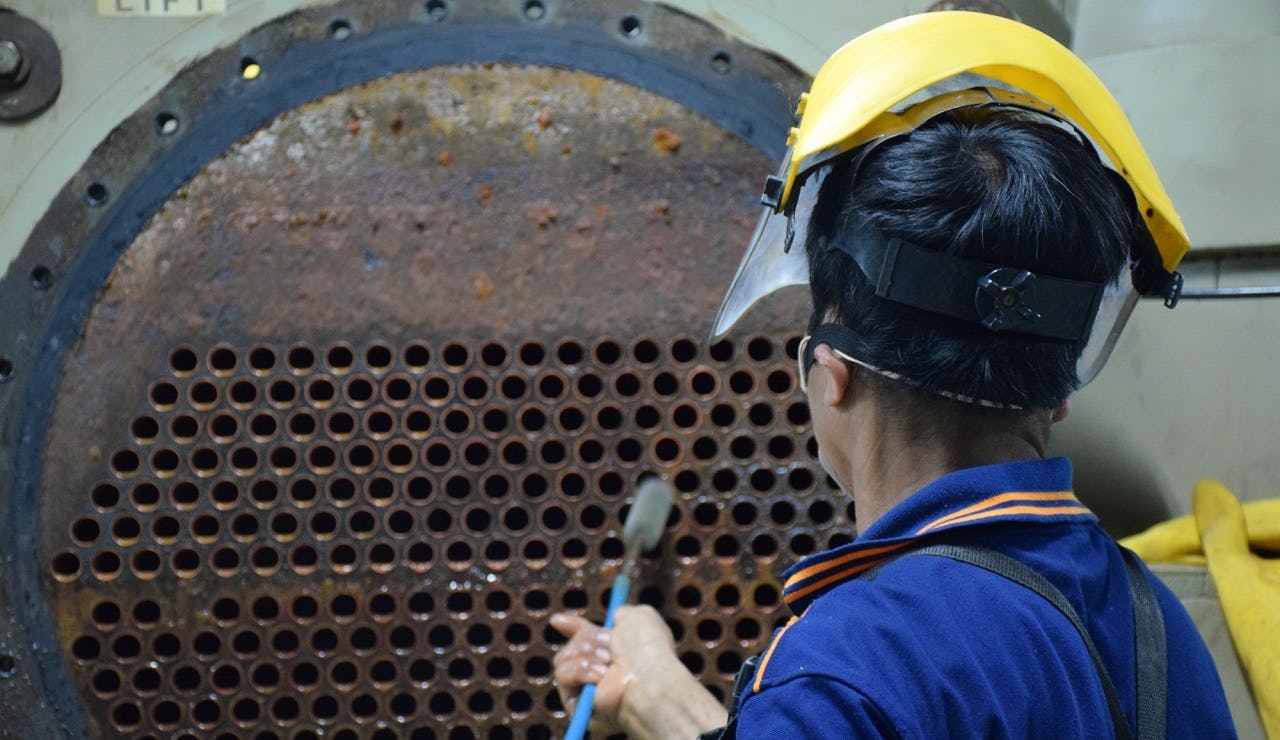 Reiniging van een shell & tube-wisselaar.
