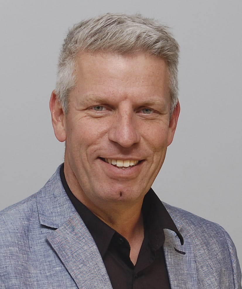 Gerard Jansen spreekt over mogelijkheden om restwarmte van koelmachines te
gebruiken voor ruimteverwarming.