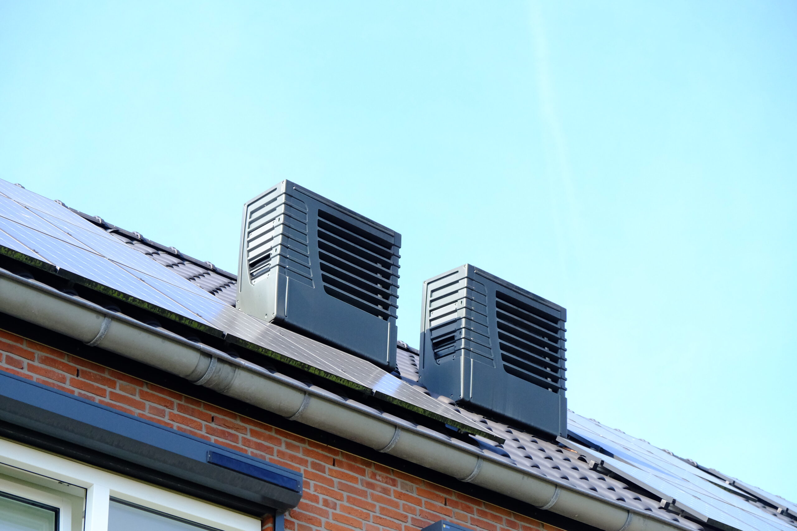 De buitenunits van de Factory Zero-installaties in Beverwijk, die met forse technische problemen te kampen hebben. 