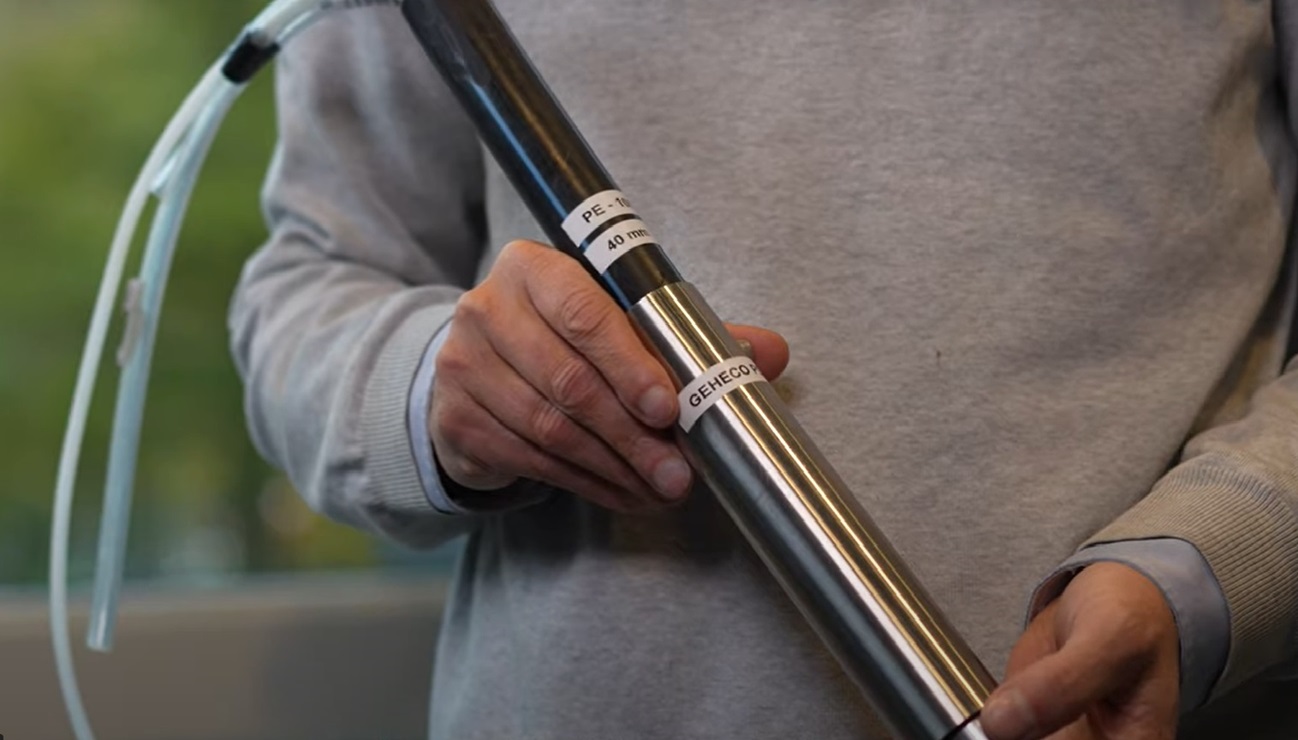 Demomodel van de boorkop met drijfslang, De daadwerkelijk gebruikte boorkop is een meter lang.