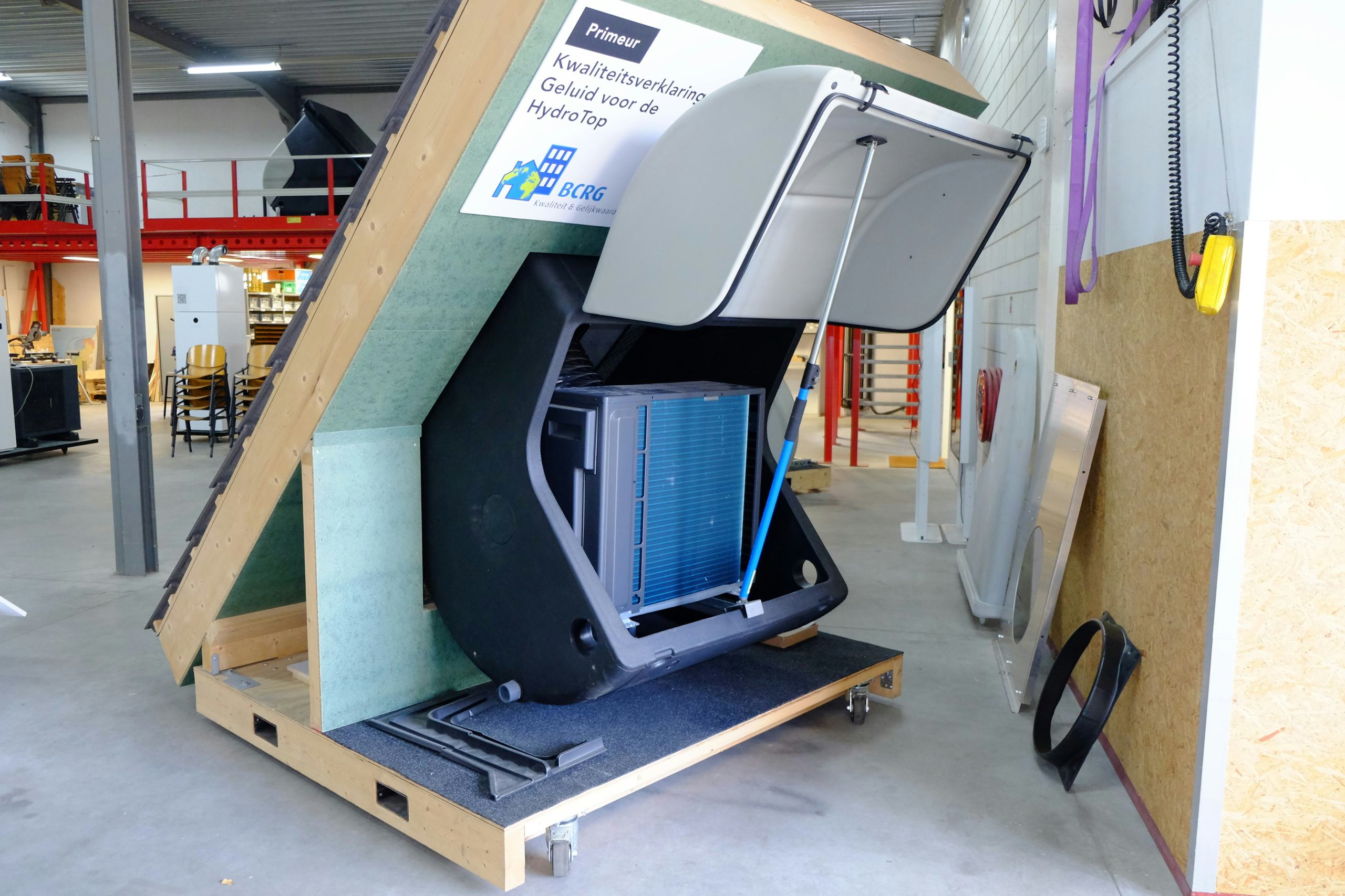 Een warmtepomp in een HydroTop is gemakkelijk te onderhouden en is daarmee een alternatief voor plaatsing op het dak.   