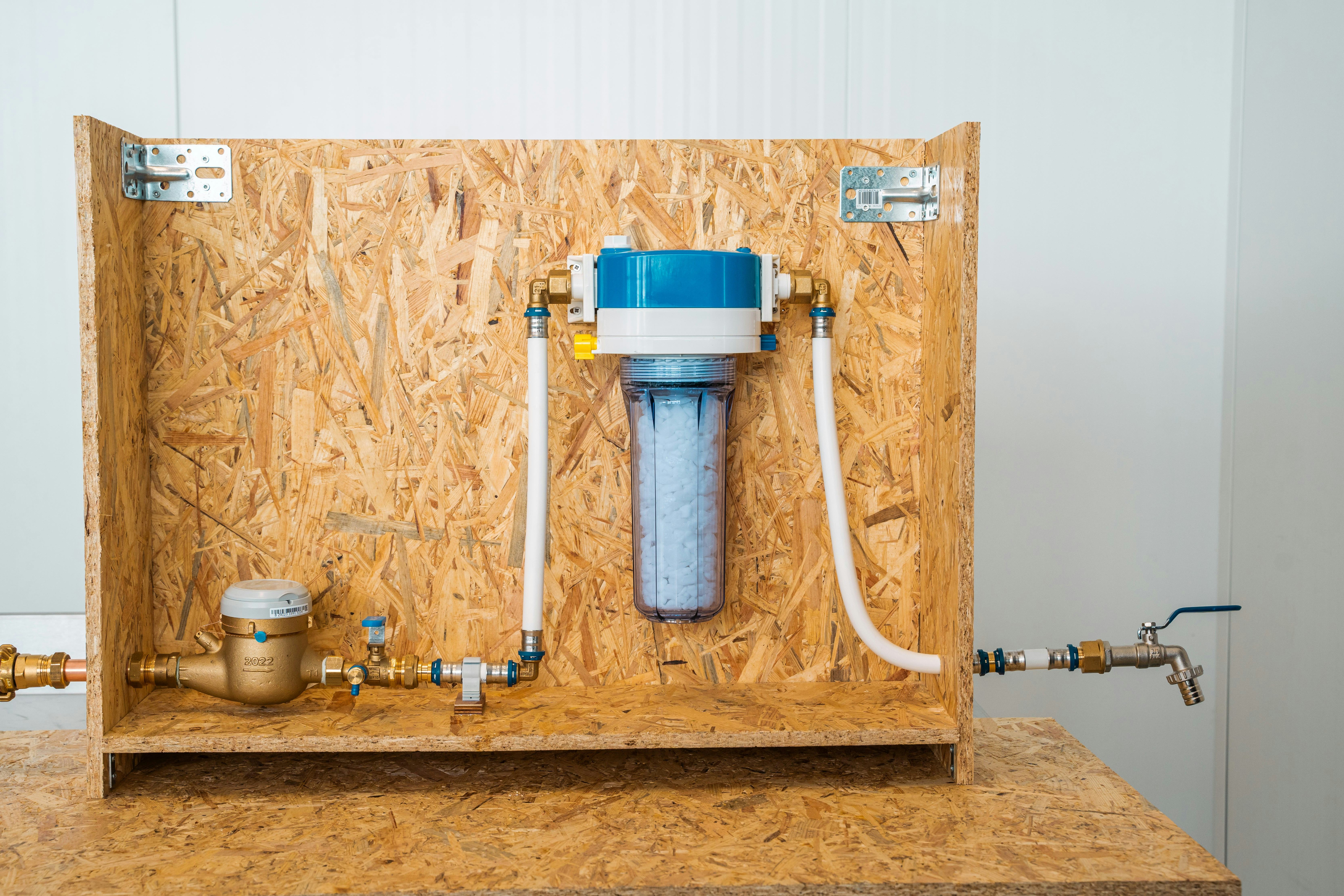 De Sensiblue bevat een voorraad vaatwaszout en is eenvoudig te installeren.