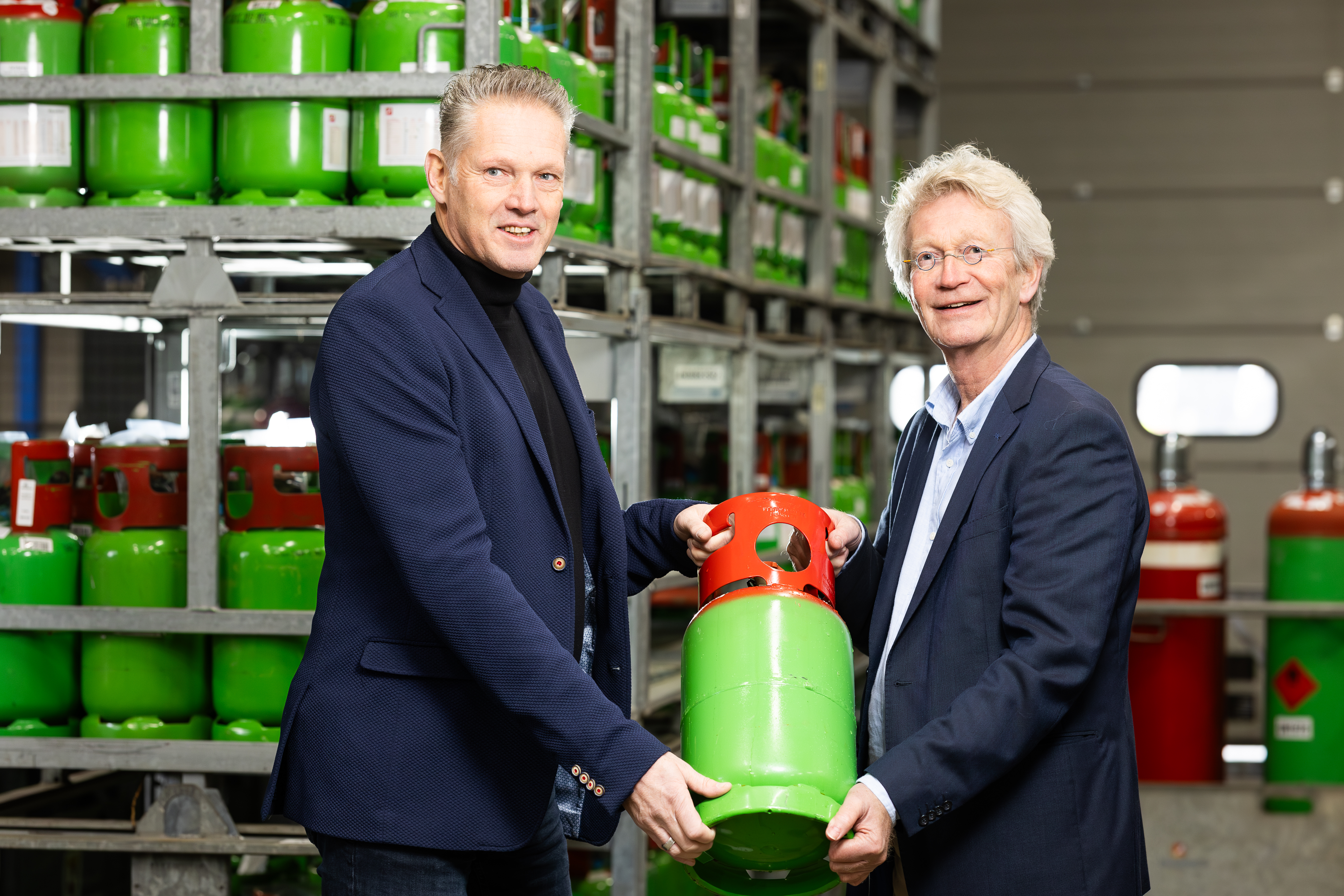 Bij Jan van Zwolle (links) en Henk-Jan Steenman van Westfalen Gassen draait alles om koudemiddelen.