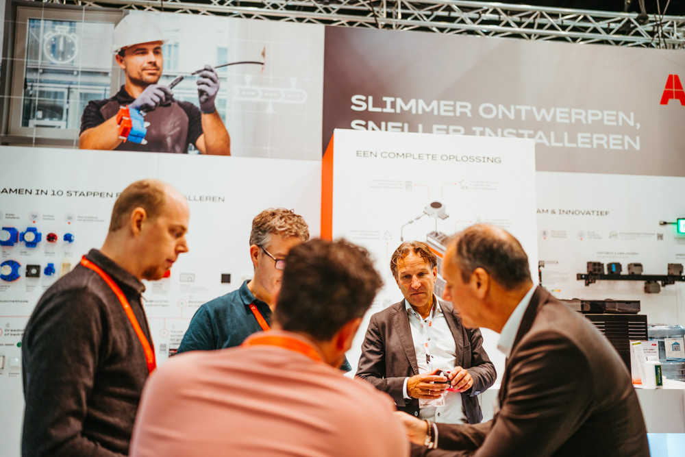 Persoonlijk contact blijft belangrijk, ook in een steeds digitalere wereld. Foto:54events 